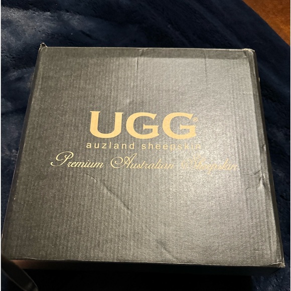 UGG Australian boots size 9 - Picture 2 of 6